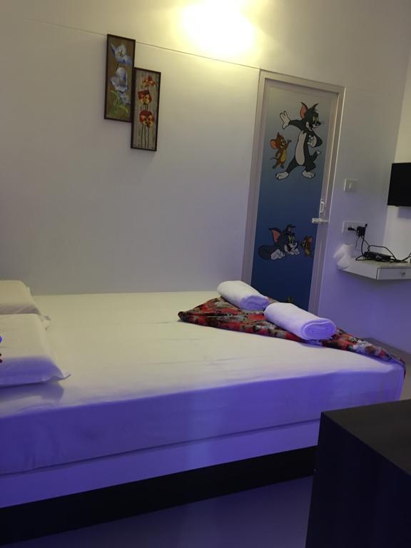 Rams Guest House Near Lulu Mall تريفِندرم المظهر الخارجي الصورة