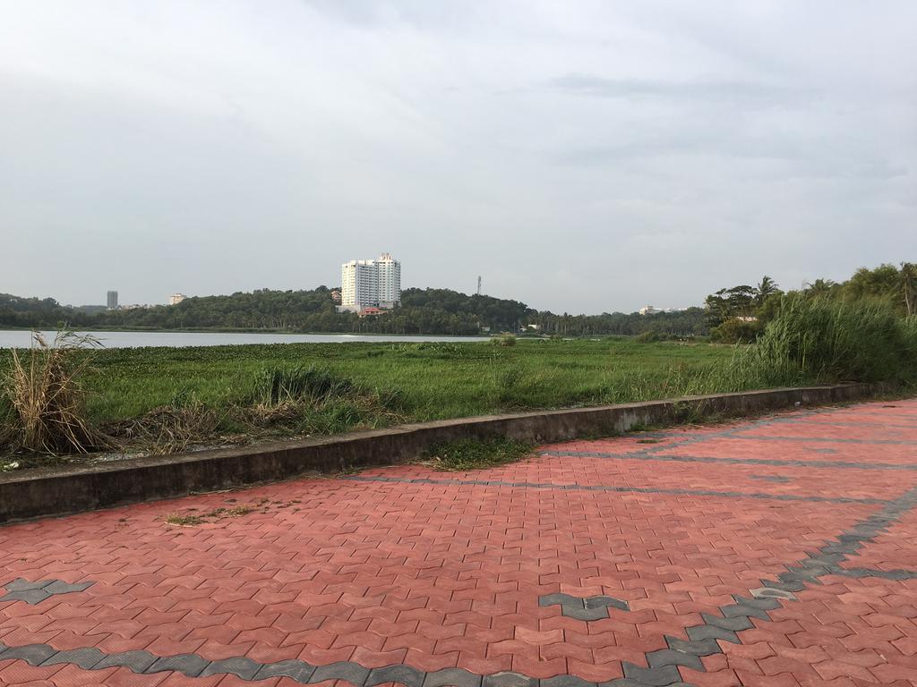 Rams Guest House Near Lulu Mall تريفِندرم المظهر الخارجي الصورة